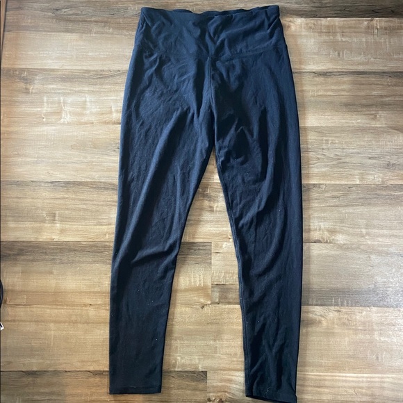 Black High-Waisted Leggings - Picture 2 of 7